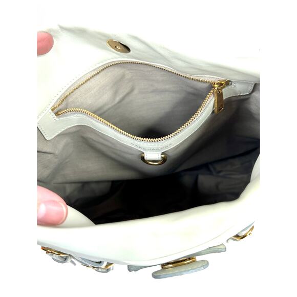 Marc Jacobs Vintage Leather Quilted Shoulder Bag Gold Buckles White 12x14x3 - Picture 14 of 16